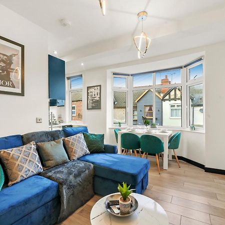 Stylish Yorkshire Gem - Sleeps 4 - Great Location Διαμέρισμα Castleford Εξωτερικό φωτογραφία