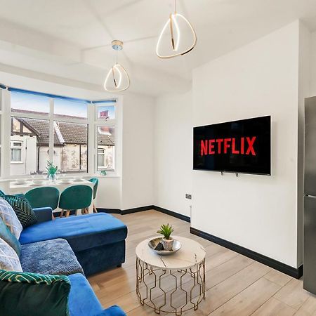 Stylish Yorkshire Gem - Sleeps 4 - Great Location Διαμέρισμα Castleford Εξωτερικό φωτογραφία