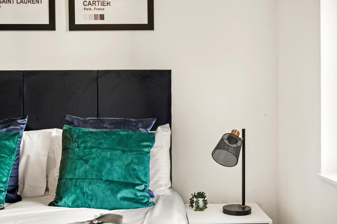 Stylish Yorkshire Gem - Sleeps 4 - Great Location Διαμέρισμα Castleford Εξωτερικό φωτογραφία